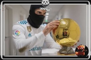 ХИТРЫЙ РОНАЛДО УКРАЛ ЗОЛОТОЙ МЯЧ У МЕССИ ЧТОБЫ СВОДИТЬ В БУРГЕРЫ СЫНА