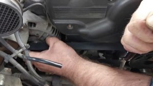 Opel Vectra B 1999г установка натяжителя приводного ремня двигатель x18xe1