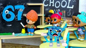 СИКС СЕВЕН ПРЕСЛЕДУЕТ МЕНЯ😮😮 в школе куклы ЛОЛ сюрприз веселая школа куклы МУЛЬТИКИ Даринелка