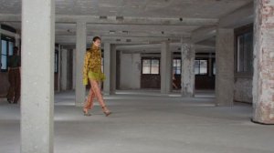 Показ женской коллекции Dries Van Noten весна-лето 2025