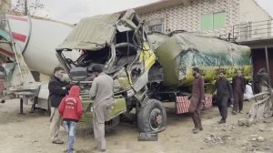 Бензовоз уничтожен в ДТП. Но пакистанские механики восстановили