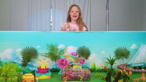 Настя построила город для игрушек