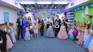 Прощальная песня родителей и выпускников с детским садом - фото и видео на заказ
