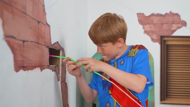 Настя выбирает принца для королевского бала