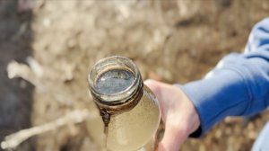 «Вода со вкусом бензина»: из скважины на участке в Башкирии потекла «нефть»