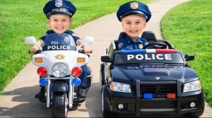 Майк и Алекс выслеживают и ловят мальчика, который постоянно мусорит