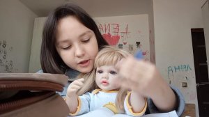 мия пошла в школу