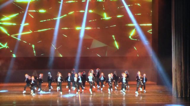 «Меня так тянет хулиганить»: центр танца «Пико» зажигает на сцене (live)