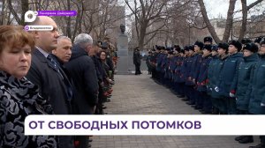 Возложение цветов к памятнику Дмитрию Карбышеву состоялось во Владивостоке