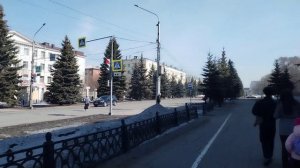 Прогулка по городу с родными.