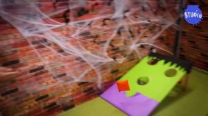 RYAN'S MOMMY IS MISSING in the Giant Spooky Halloween Maze Box Fort !