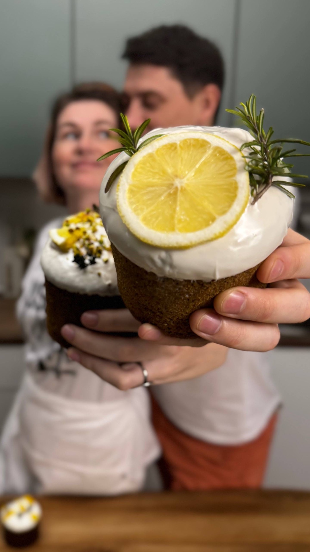 Лимонный кулич с маком без дрожжей.