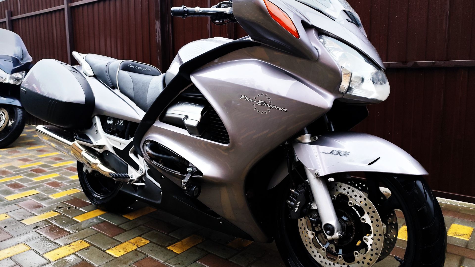 Honda ST 1300 2004 Серая смотреть онлайн
