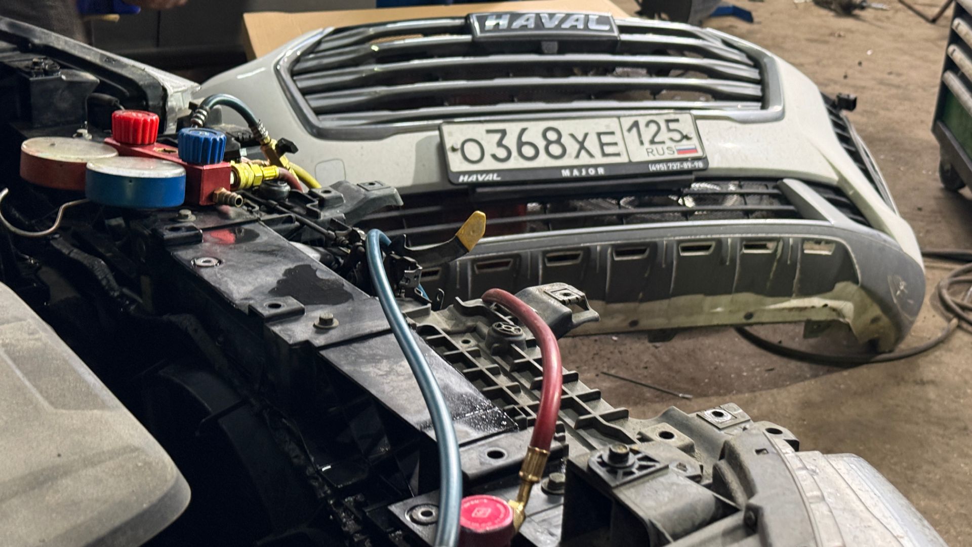 Haval Jolion, кондиционер накрылся. Меняем радиатор кондиционера и моем основной с интеркулером.