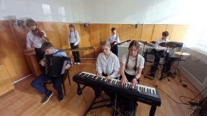 Ансамбль "Крещендо" Р. н. п. «Выйду на улицу». Преподаватель Афанасьева Е. В.