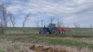 Синий трактор и два молодца