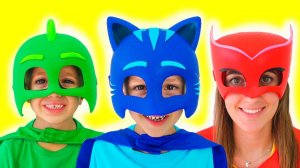 Влад стал супергероем в масках и помогает друзьям