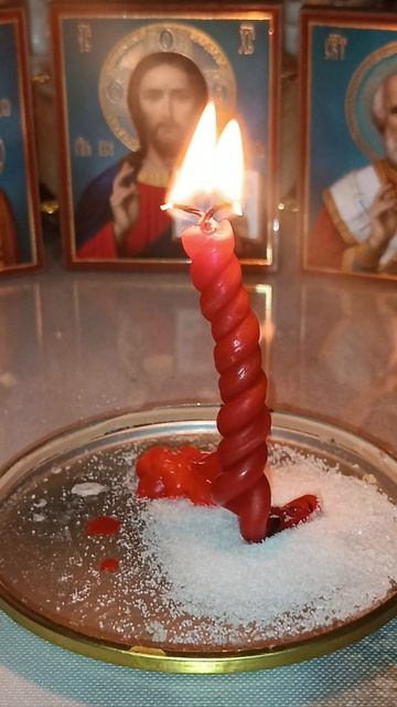 Если ты видишь эту свечу, 
значит впереди 
у тебя будет  
7 месяцев счастья!!!!! 
Ставь♥