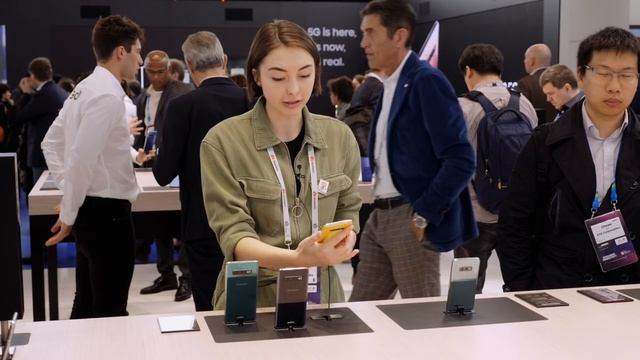 Samsung Galaxy S10E - компактный флагман по карману