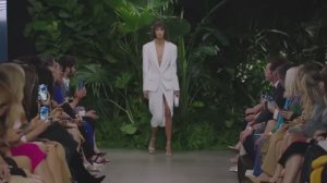 Показ женской коллекции Michael Kors весна-лето 2023