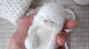 Оформление мордочки со спящими глазками зайке Сахарок