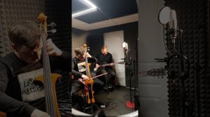 Трава у дома – Земляне в исп. Правояр и Серёга² (репа)