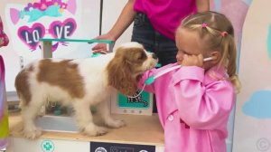 Настя рассказывает детям правила безопасности в лесу