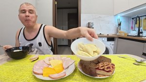 Мукбанг Вован ЖАЛУЕТСЯ, что кормлю его какой то ФИГНЁЙ! Преступление и НАКАЗАНИЕ! Семейный обед