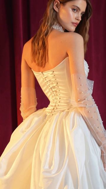 Свадебное платье Люмина и шлейф Сливки из коллекции «Дива» 2026 от бренда Анна Кузнецова