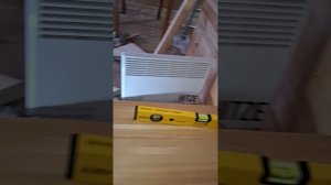 1000055487.mp4 (Собака наблюдает за устройством лестницы на 2-ой этаж в доме А-фрейм)