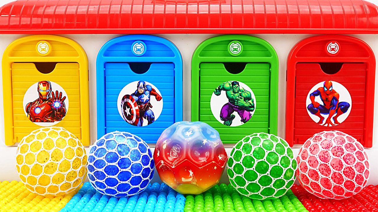 Мультики для детей. Мультики для малышей. Гараж и разноцветные бусинки. Игрушки