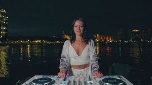 ANEYA ROSE - Tech House, Melodic, Indie Dance  Movement Monday Part 2 Ft. Percussionist Zonzuri