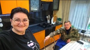 ЖИЗНЬ В СЕЛЕ:часть 1/ОТВЕТ НА КОММЕНТАРИЙ/ДОЖДЬ РАСКИДАЛА НА КЛУБНИКУ УДОБРЕНИЕ/