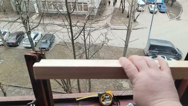 Замена сгнившей части деревянного окна | Реставрация окон на балконе