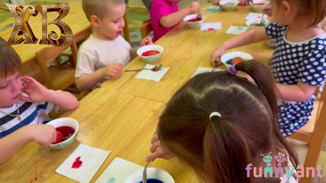 Яичко к Пасхе  рисование пищевыми красителями у младших докшолят Funny Ant Malahovka