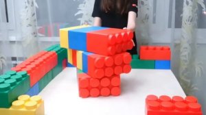 ПЕРВАЯ ЛЕГО БАШНЯ В МИРЕ! 😁😀(Эдисон и Катя)