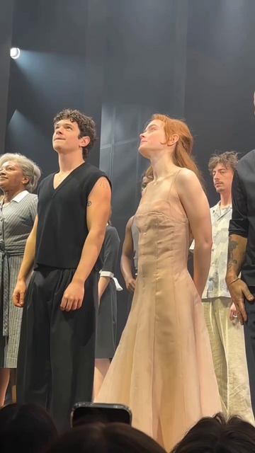 Сэди Синк и Ноа Джуп на спектакте Ромео и Джульетта #осд #фанаты #фан #сериал #кино #фильм