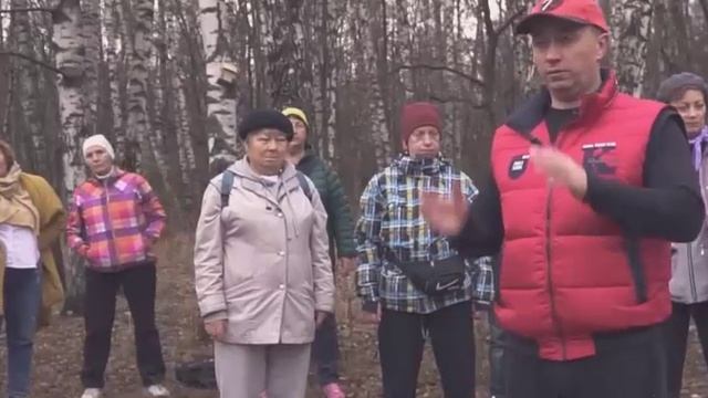 Доктор Шишонин показывает упражнения для шеи, прогулки на свежем воздухе профилактика инсульта