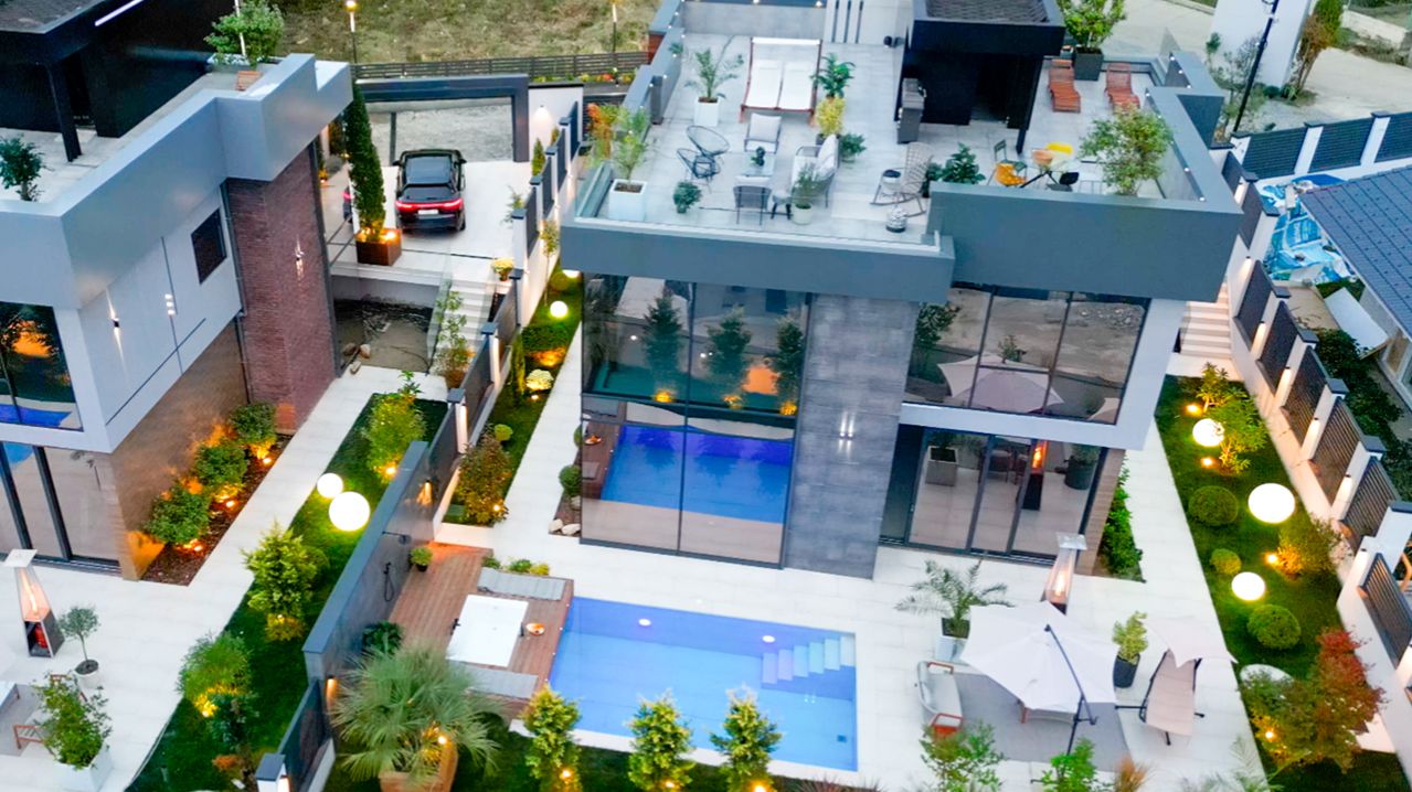 Коттеджный посёлок у моря: ультрасовременная архитектура с панорамным видом на море