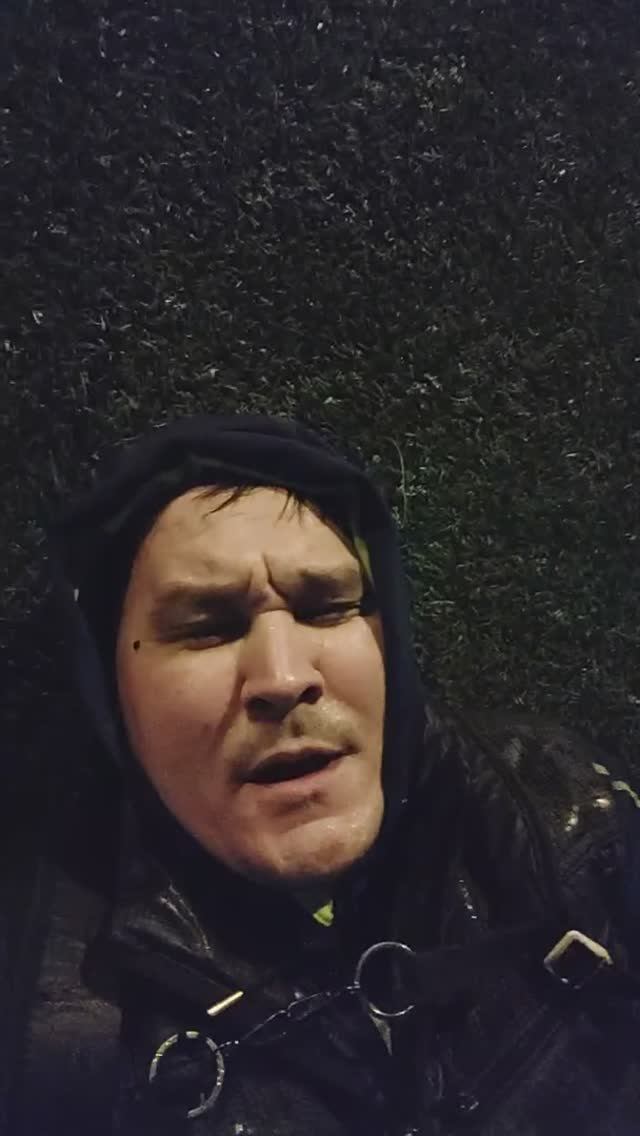 Агатвидео- Когда ты решил начать заниматься спортом но на улице ночь и дождь. Смотреть видео