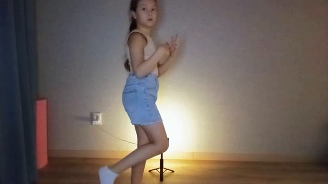 танцевальный тренд.