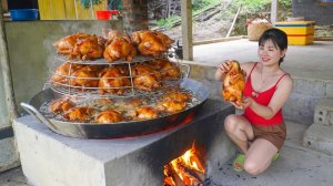 Мариную и обжариваю много курицы, чтобы продать на деревенском рынке. Нхат, Вьетнам.