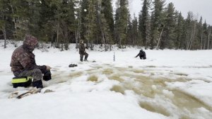 ПРОДОЛЖЕНИЕ СТРОИТЕЛЬСТВА ИЗБЫ ТУНДРОВАЯ// ИЗБА ИЗ БРЕВЕН ПОЛОВИНОК// ОКУНЬ НА РОЖНЕ// ВЫПУСК 32/2