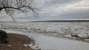 Ледоход на Волге 7 апреля 2026 г.