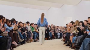 Показ женской коллекции Loewe весна-лето 2026