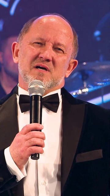 Мы уходим от тех кого кого любим