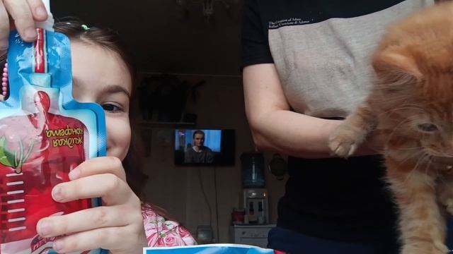 Распаковка китайских снеков