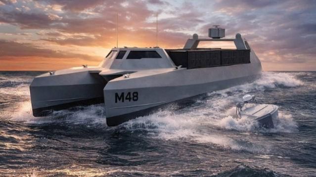 Беспилотный катамаран, микроволновая пушка и смартфон со съемной экшн-камерой.