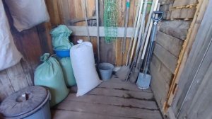 Дела по хозяйству, пеку куличи.