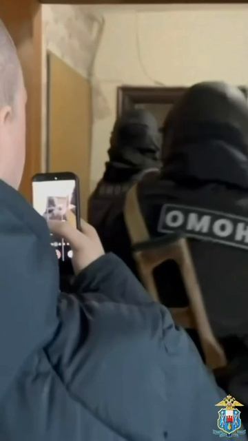 Шахтинскими оперативниками задержан курьер мошенников